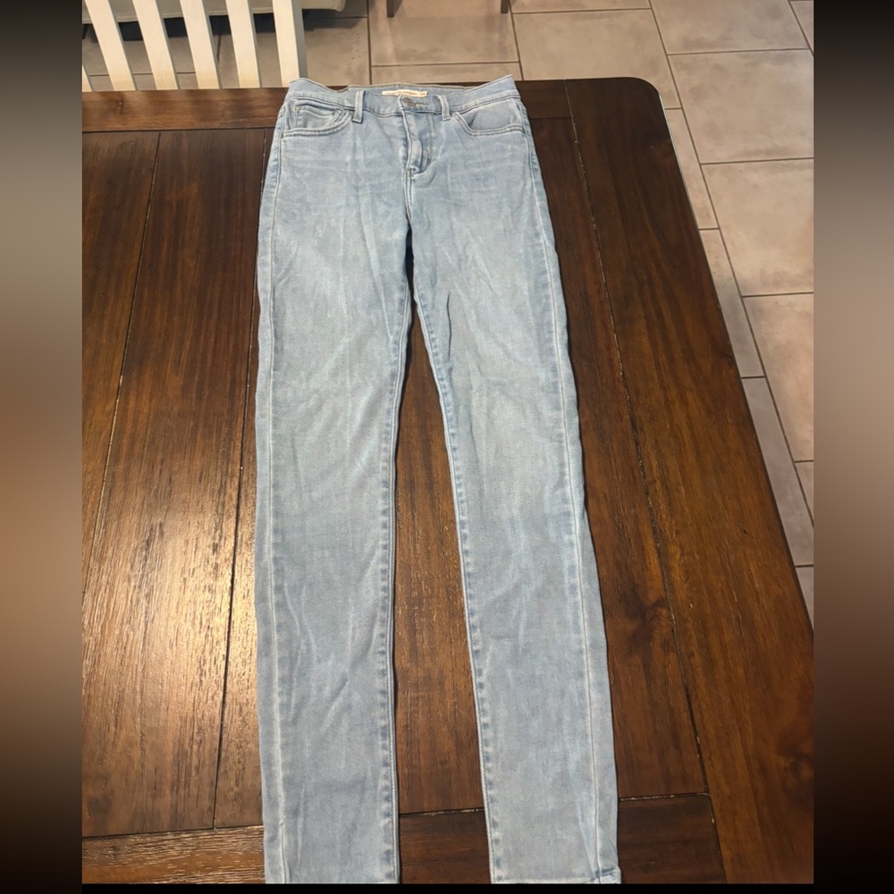 Levi’s - Picture 3 of 5